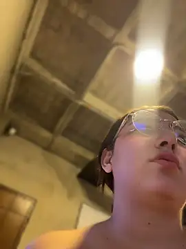 Arya    online show from 04/16/26, 09:50