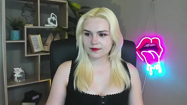 SweetLilyxo online show from 04/28/26, 01:27
