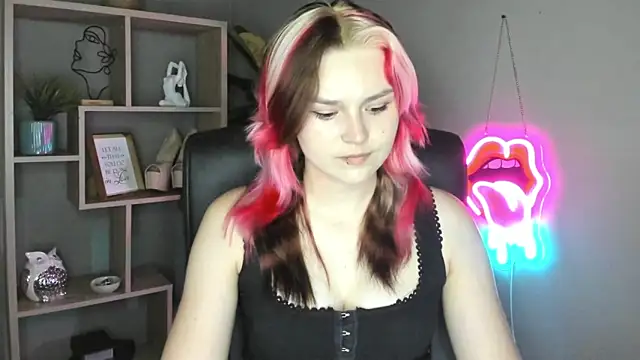 SweetLilyxo online show from 06/07/26, 01:37