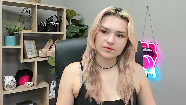 SweetLilyxo online show from 07/20/26, 06:38