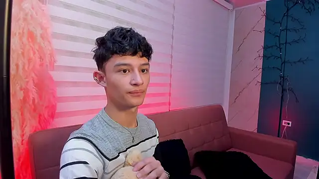 Patrick Howland  online show from 02/25/26, 03:27