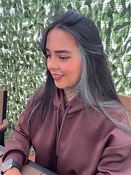 Annie Alicee online show from 02/10/26, 01:59