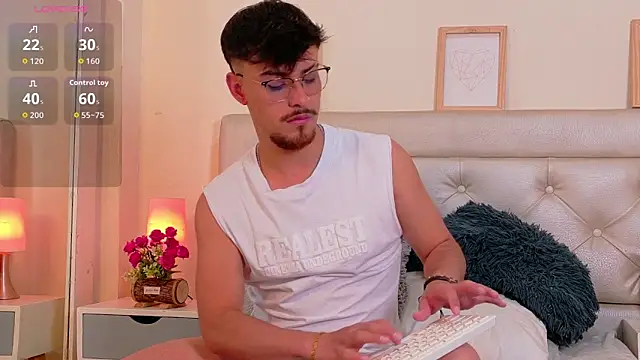 Aiden Gray online show from 02/26/26, 08:41