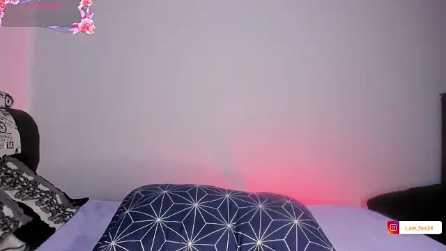 Snapshot of Sharlottee__ chatting on 02/13/26, 08:10 Sharlottee online show from 02/13/26, 08:10