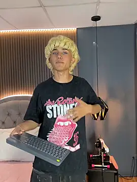 Noa 03 online show from 03/04/26, 01:28