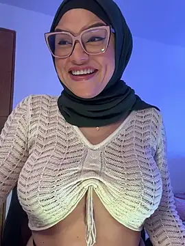 Snapshot of Amira-Awhada chatting on 04/16/26, 09:39 Amira-Awhada online show from 04/16/26, 09:39
