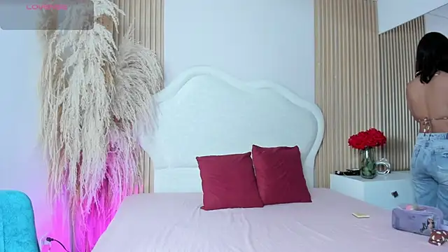 Snapshot of rebeca_taylor chatting on 02/06/26, 03:22 rebeca taylor online show from 02/06/26, 03:22