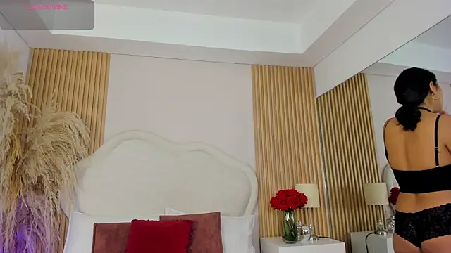 rebeca taylor online show from 04/10/26, 03:23