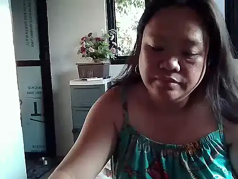 yummychubby29 online show from 04/19/26, 10:23