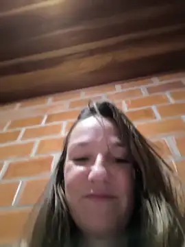 Snapshot of Loirinha_surf chatting on 02/20/26, 04:31 Loirinha surf online show from 02/20/26, 04:31