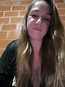 Snapshot of Loirinha_surf chatting on 03/04/26, 01:55 Loirinha surf online show from 03/04/26, 01:55