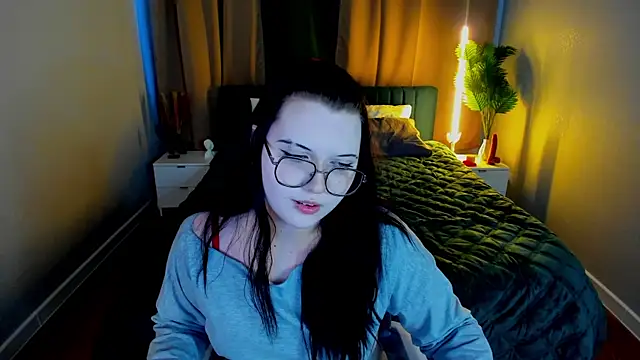 Snapshot of Kira_G0ld chatting on 03/04/26, 01:11 Kira G0ld online show from 03/04/26, 01:11