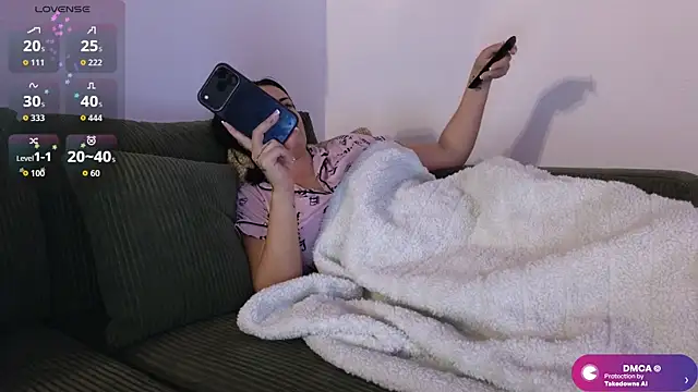Snapshot of ViolettBaby chatting on 06/20/26, 02:58 ViolettBaby online show from 06/20/26, 02:58