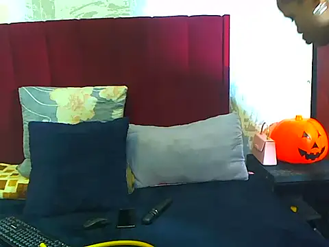 Snapshot of Lindabee34 chatting on 02/24/26, 12:19 Lindabee34 online show from 02/24/26, 12:19