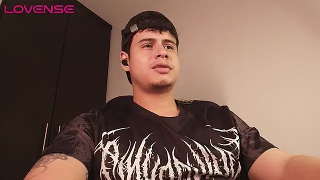Snapshot of BjornSteel chatting on 05/19/26, 01:33 BjornSteel online show from 05/19/26, 01:33