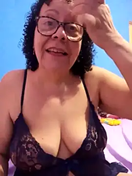 Snapshot of Luach chatting on 02/03/26, 05:18 Luach online show from 02/03/26, 05:18