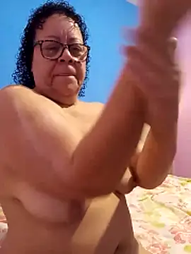 Snapshot of Luach chatting on 02/12/26, 07:09 Luach online show from 02/12/26, 07:09