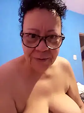 Snapshot of Luach chatting on 02/13/26, 08:32 Luach online show from 02/13/26, 08:32