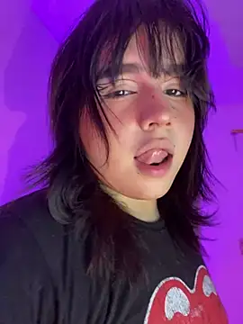 Daniellesins1 online show from 05/17/26, 02:09