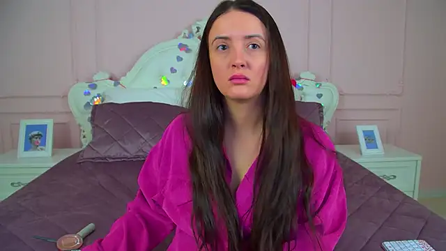 ElinaBellucci online show from 02/18/26, 04:30