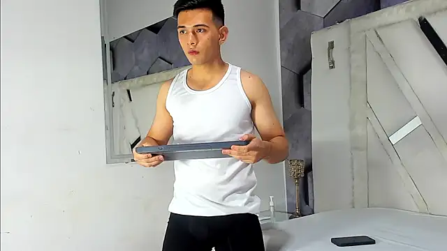 GoldenBoyM online show from 02/08/26, 02:37