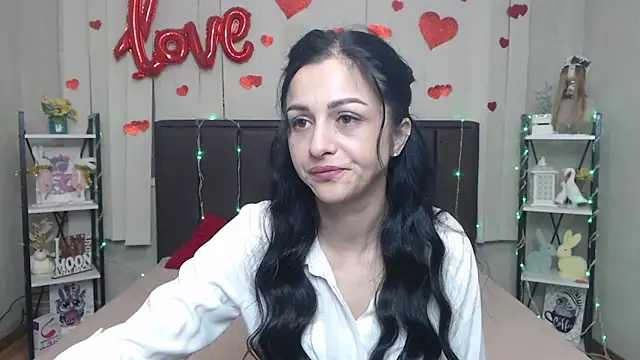 EvaClarkk online show from 04/19/26, 05:29