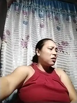 Snapshot of May_Bombs chatting on 02/04/26, 09:42 May Bombs online show from 02/04/26, 09:42