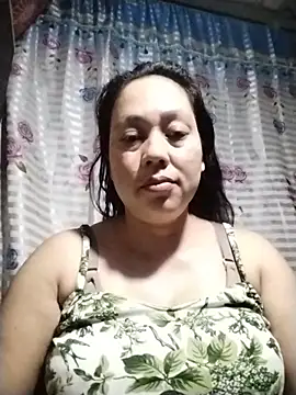 Snapshot of May_Bombs chatting on 02/15/26, 08:49 May Bombs online show from 02/15/26, 08:49