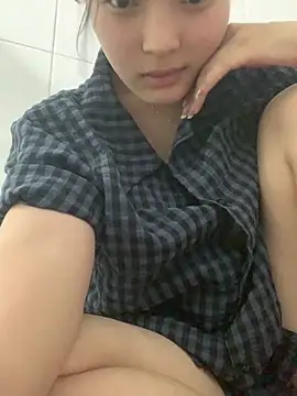 Snapshot of Suzu_xx01 chatting on 05/28/26, 03:53 Suzu xx01 online show from 05/28/26, 03:53
