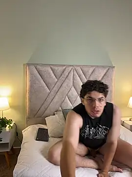 Snapshot of Axel_Creed chatting on 02/25/26, 02:32 Axel Creed online show from 02/25/26, 02:32