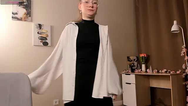 Snapshot of VictorMencia chatting on 02/19/26, 08:38 VictorMencia online show from 02/19/26, 08:38