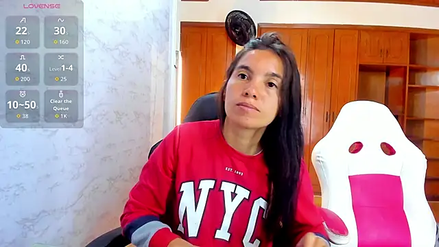 Snapshot of Emily_and_Soffy chatting on 02/23/26, 12:02 Emily and Soffy online show from 02/23/26, 12:02