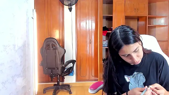 Snapshot of Emily_and_Soffy chatting on 02/26/26, 12:04 Emily and Soffy online show from 02/26/26, 12:04