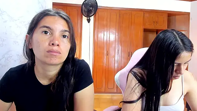 Snapshot of Emily_and_Soffy chatting on 03/03/26, 12:00 Emily and Soffy online show from 03/03/26, 12:00