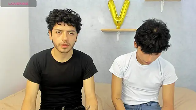 Snapshot of Eliotkinky chatting on 02/25/26, 02:59 Eliotkinky online show from 02/25/26, 02:59