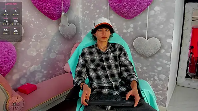 Snapshot of thanier_18 chatting on 02/08/26, 07:17 thanier 18 online show from 02/08/26, 07:17