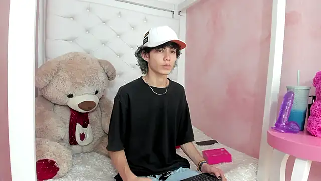 Snapshot of thanier_18 chatting on 02/11/26, 07:41 thanier 18 online show from 02/11/26, 07:41