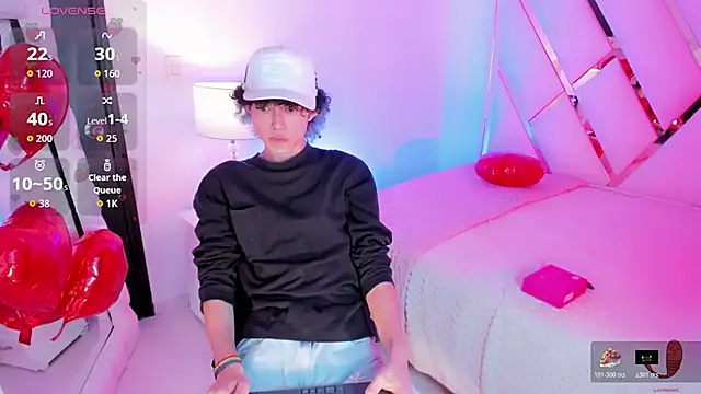 Snapshot of thanier_18 chatting on 02/14/26, 07:21 thanier 18 online show from 02/14/26, 07:21