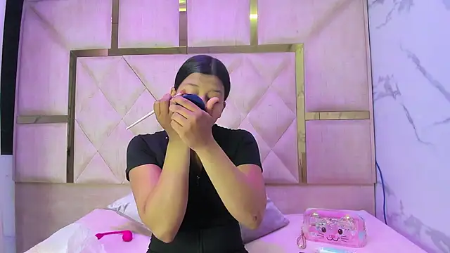 Snapshot of Vaneline2 chatting on 02/11/26, 07:30 Vaneline2 online show from 02/11/26, 07:30