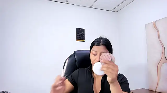 Vaneline2 online show from 03/24/26, 10:04