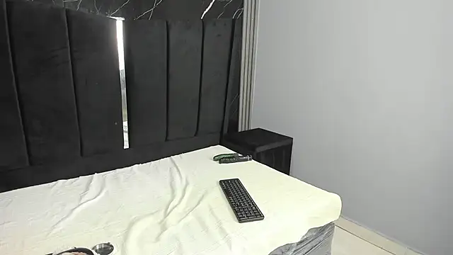 LunaSmithly online show from 03/22/26, 04:32