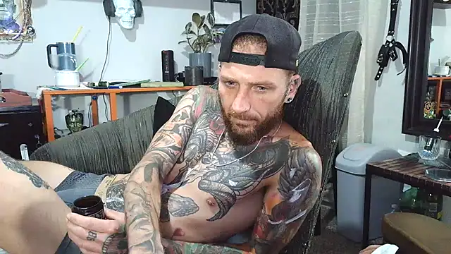 Snapshot of F_D_R_ chatting on 05/26/26, 04:03 F D R online show from 05/26/26, 04:03