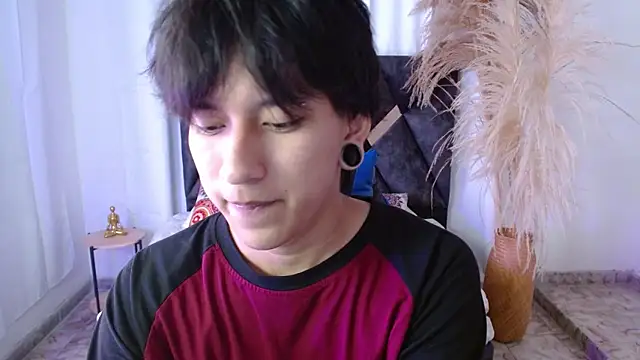 Snapshot of nikoo_18 chatting on 02/22/26, 01:42 nikoo 18 online show from 02/22/26, 01:42