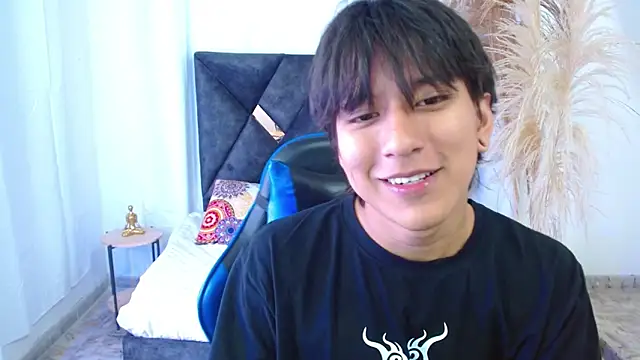 Snapshot of nikoo_18 chatting on 02/26/26, 01:32 nikoo 18 online show from 02/26/26, 01:32