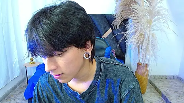 nikoo 18 online show from 03/12/26, 02:01