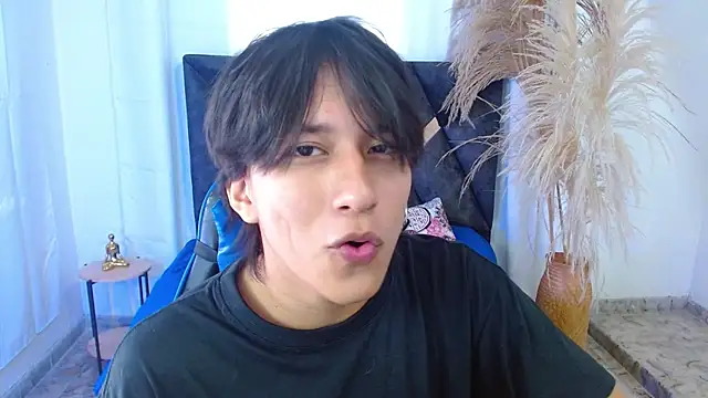 nikoo 18 online show from 04/08/26, 02:28