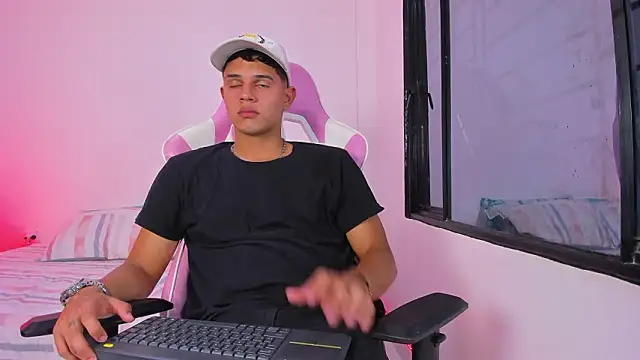 Adrian Prime  online show from 02/05/26, 06:56