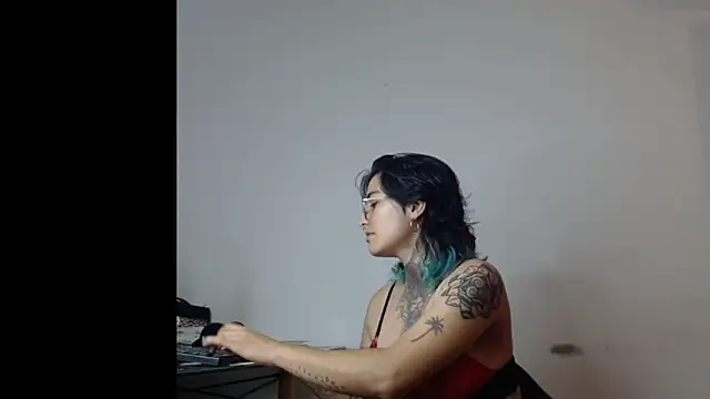 Snapshot of Ivyravens chatting on 02/19/26, 01:45 Ivyravens online show from 02/19/26, 01:45