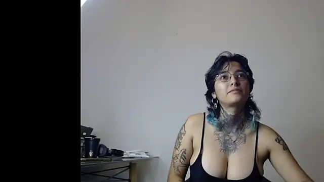 Snapshot of Ivyravens chatting on 02/20/26, 11:27 Ivyravens online show from 02/20/26, 11:27