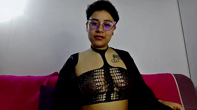 Juliexxxxtasy online show from 02/12/26, 09:15